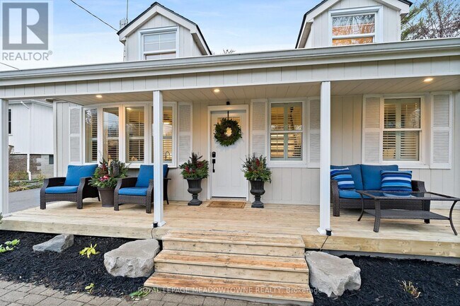 Photo du bâtiment - 13233 22 SIDE ROAD