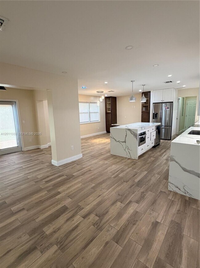 Foto del edificio - 4350 NW 14th St