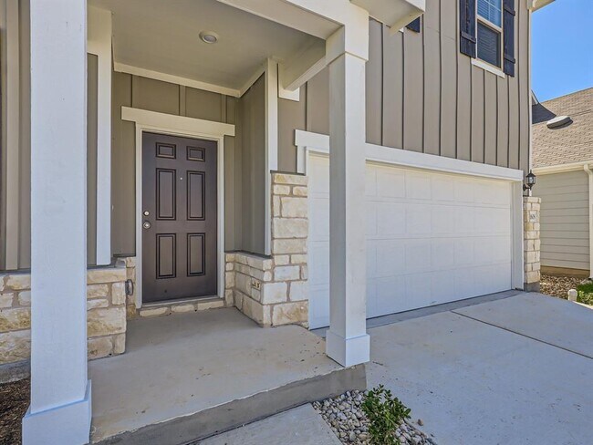 Building Photo - 1608 Holly Lk Dr