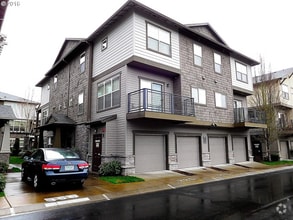 Building Photo - 672 NE Newstead Ln