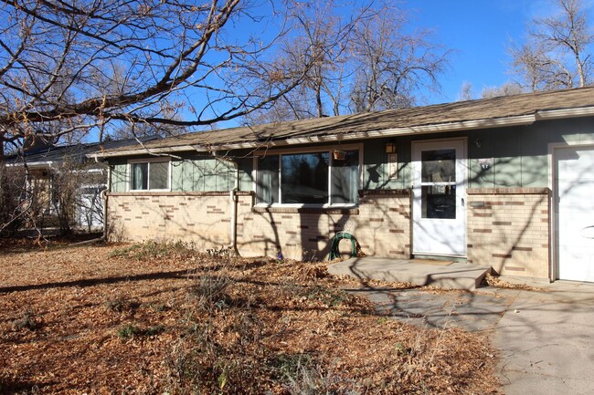 Building Photo - 2 Bedroom Bungalow in Fort Collins!