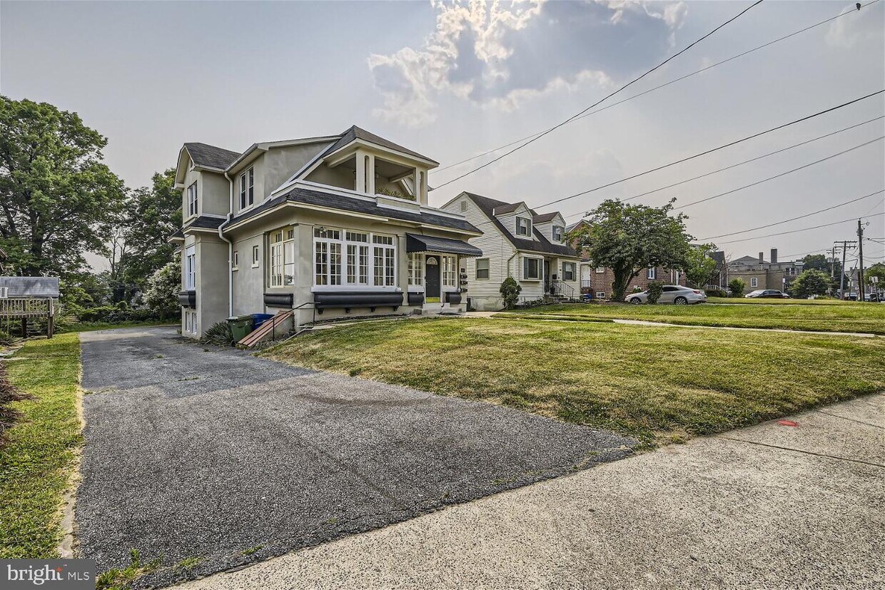Primary Photo - 3101 Gibbons Ave
