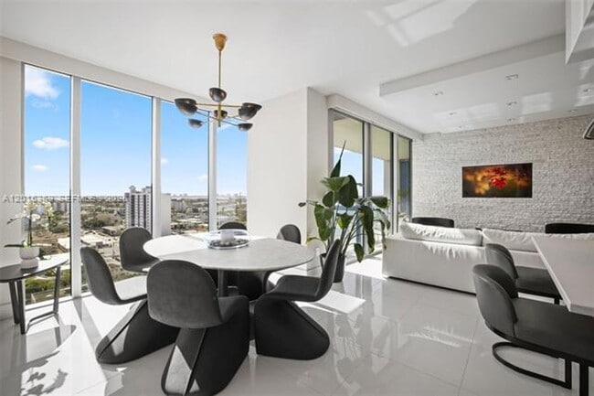 Foto del edificio - 6899 Collins Ave