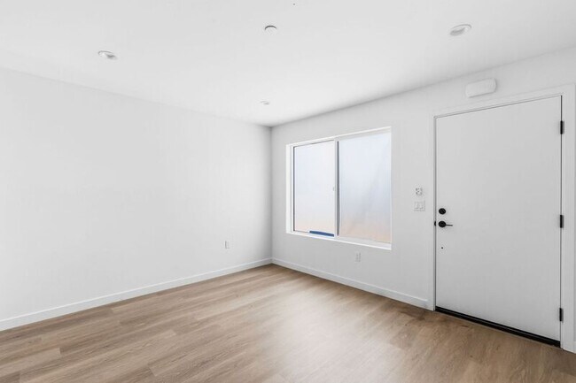 Foto del edificio - 6638 Valjean Ct