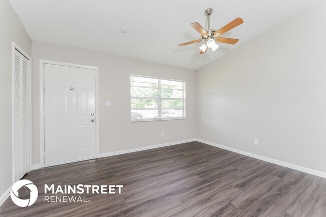 Foto del edificio - 622 Sherwood Oaks Cir
