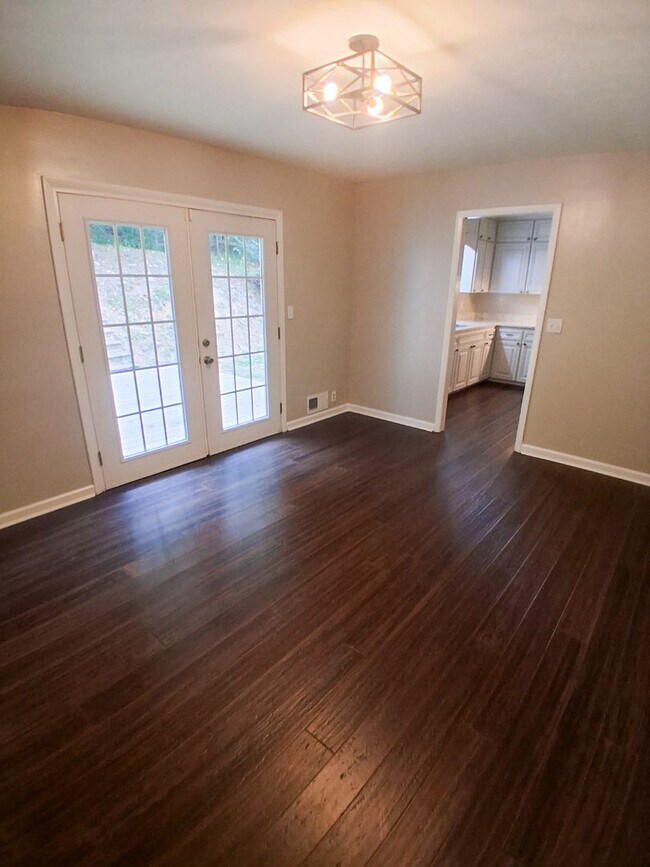 Foto del edificio - MOVE IN SPECIAL: $300 OFF FIRST MONTH'S RENT