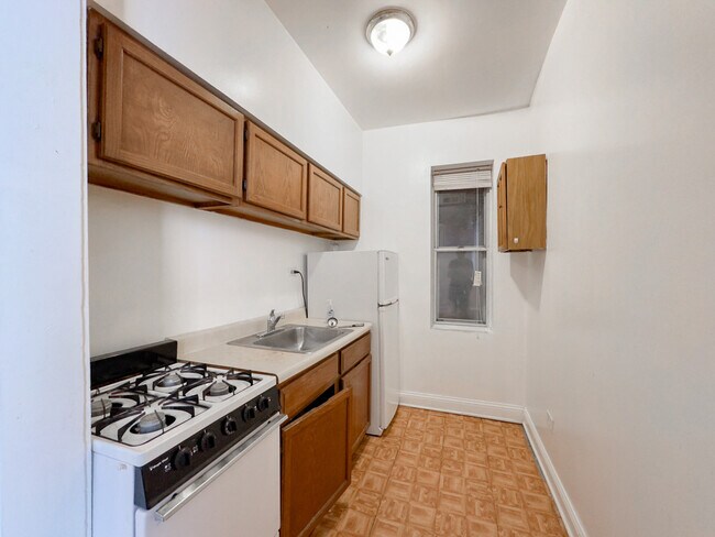 Foto del edificio - 2405 W Wilson Ave