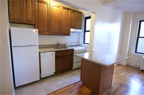 Building Photo - 127 W 96th St