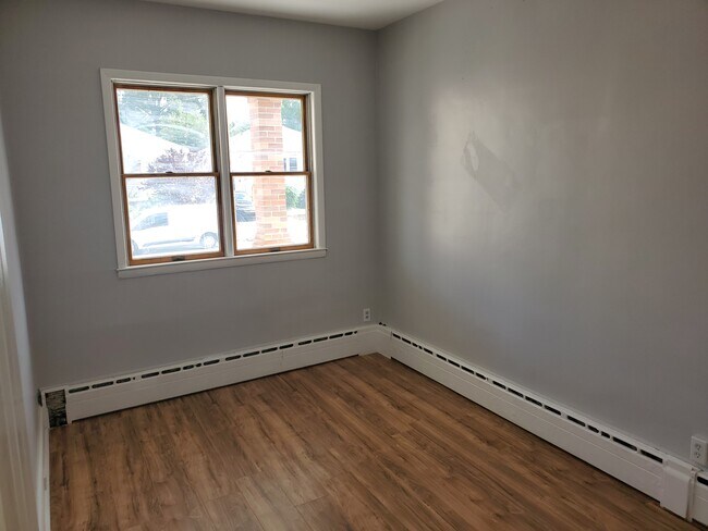 Building Photo - 579 Avenue A
