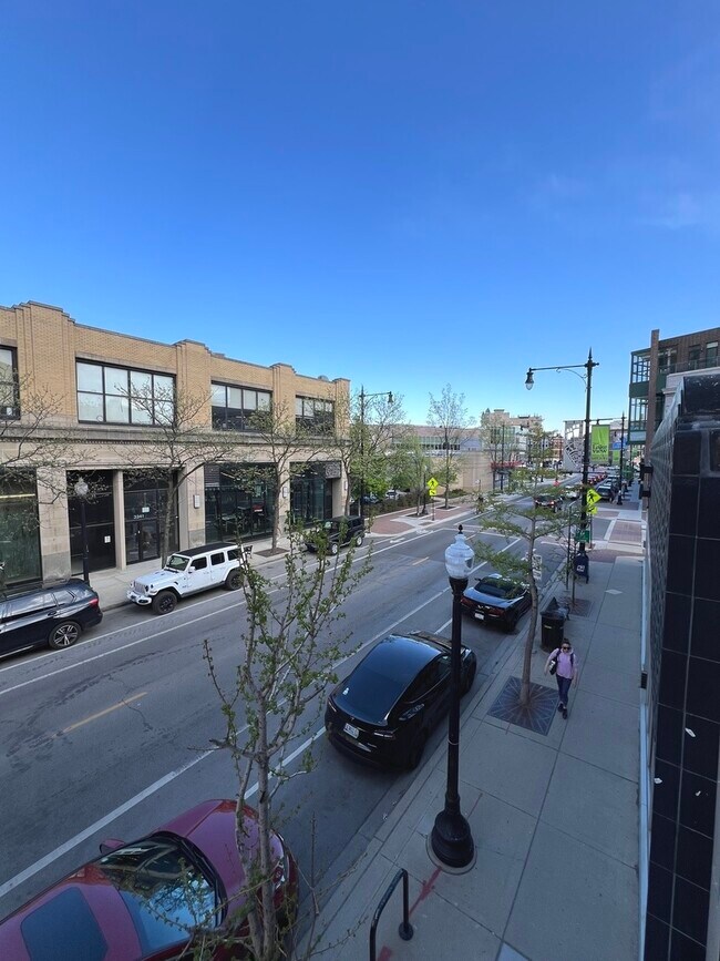 Foto del edificio - 3244 N Lincoln Ave