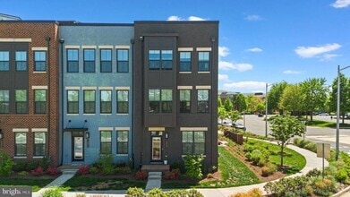Building Photo - 12998 Hattontown Square