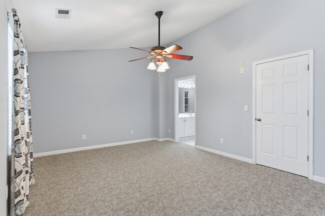 Building Photo - 8020 Boone Trce
