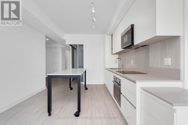 Building Photo - 39 Mary St