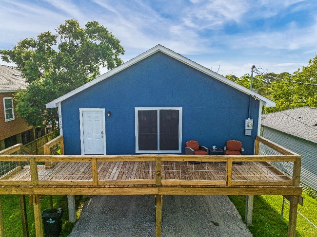 Building Photo - 1030 12th St