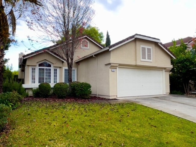 Foto del edificio - Updated North Napa Three Bedroom Home