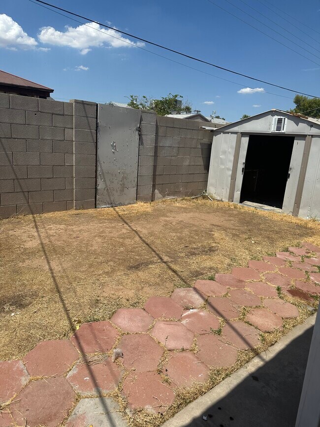 Foto del edificio - 3628 W Palmaire Ave