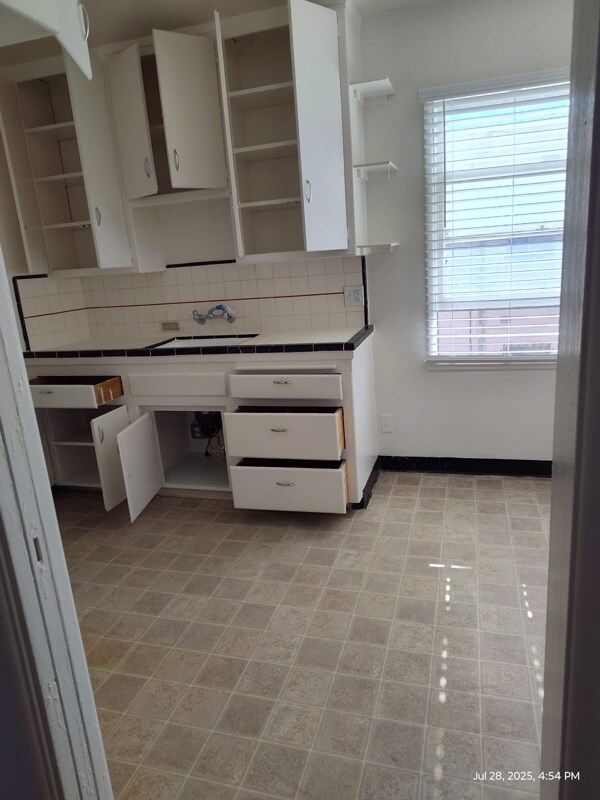 Building Photo - 5404 La Mirada Ave