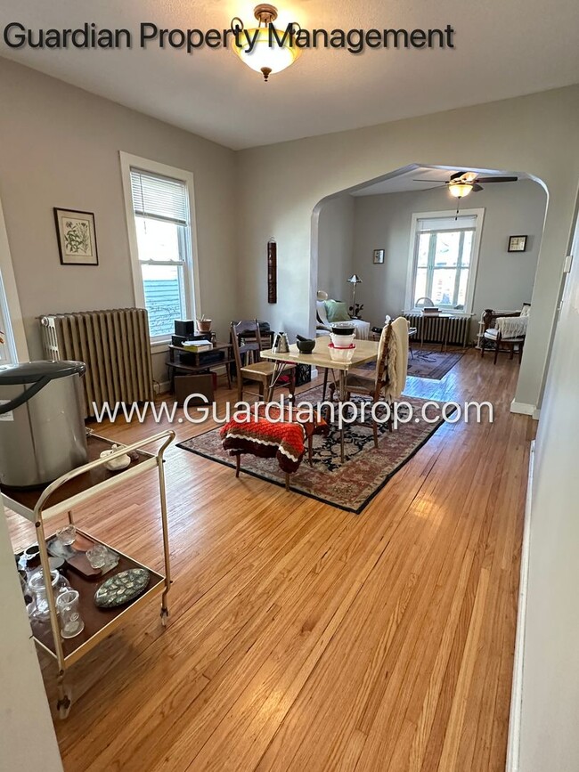 Building Photo - Seward Single Family Home, Hardwood Floors...