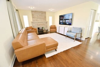 Building Photo - 426 E Pokagon St