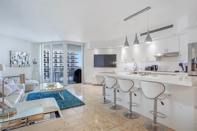 Foto del edificio - 4775 Collins Ave