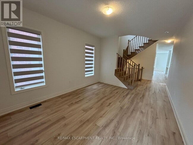 Building Photo - 47 Bloomfield Cres