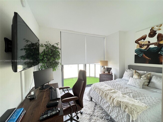 Foto del edificio - 121 NE 34th St