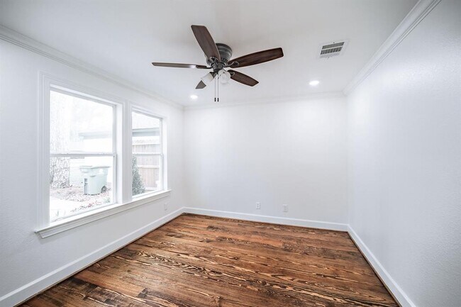 Foto del edificio - 10038 Westview Dr