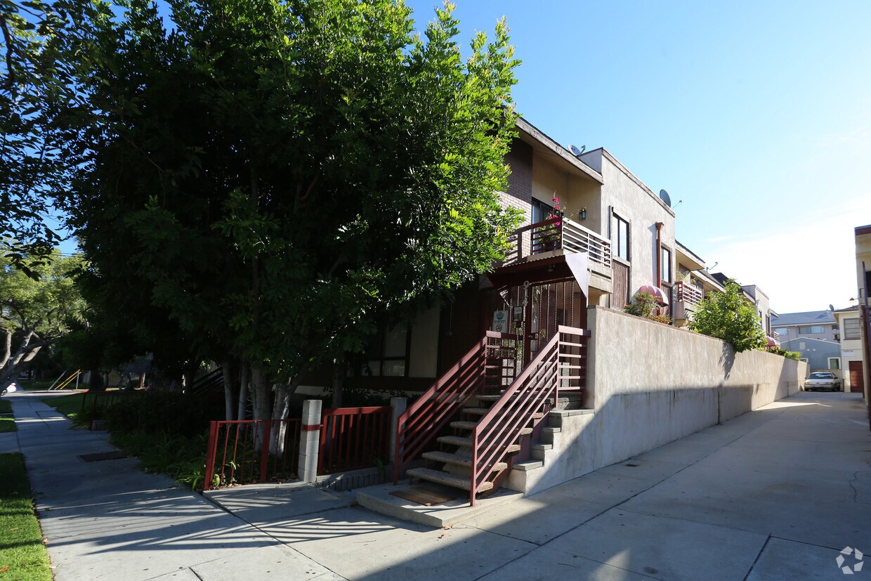 Primary Photo - 914 N Louise St