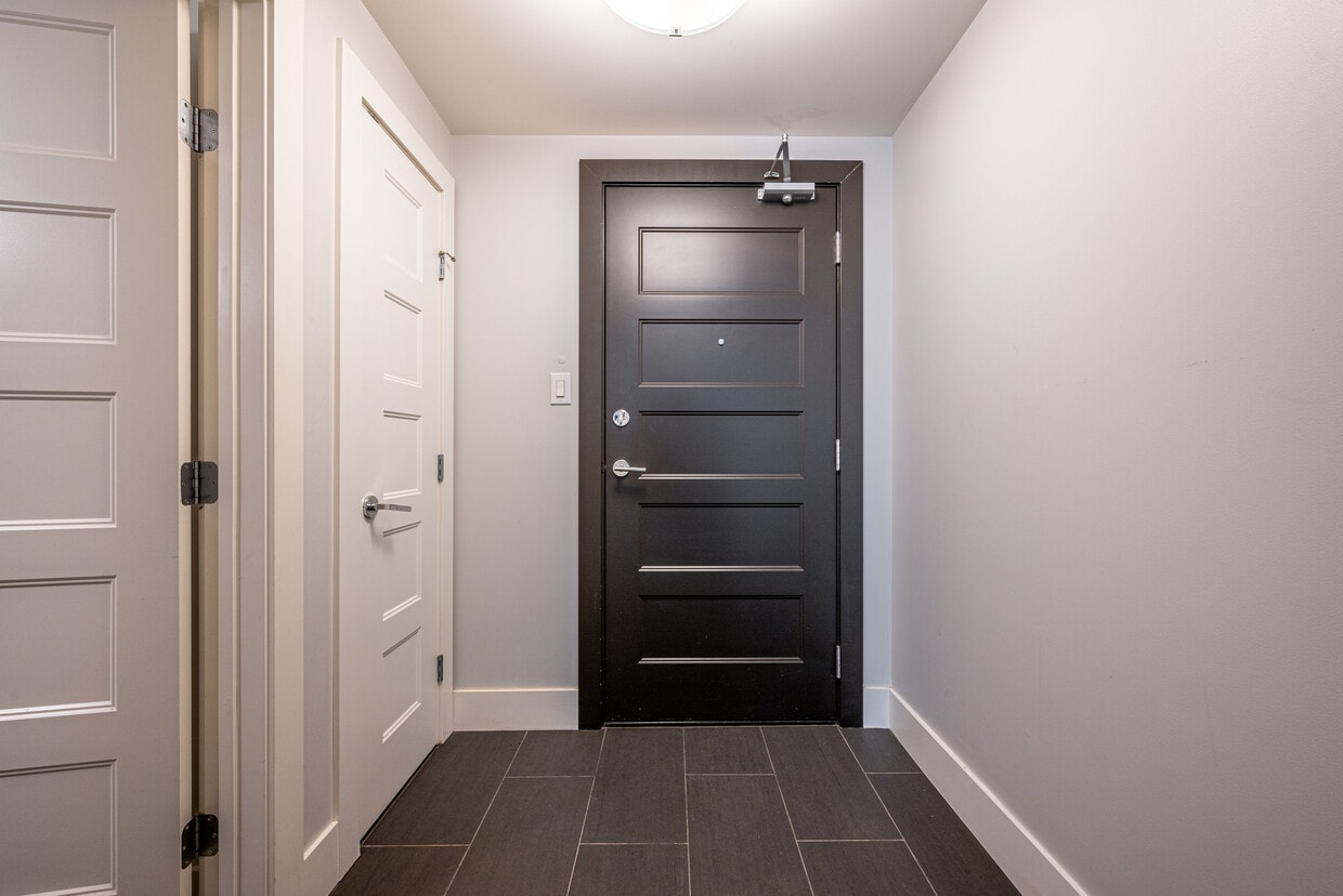 Primary Photo - AK403 1 Bedroom Furnished Suite