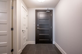 Building Photo - 15 Kings Wharf Pl