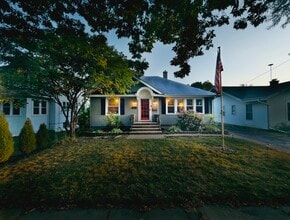 Building Photo - 344 Fairview Ave