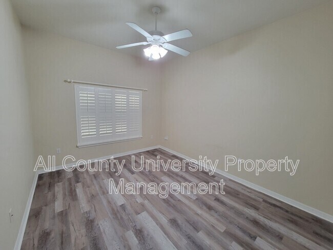 Primary Photo - 8590 SW 10th Rd