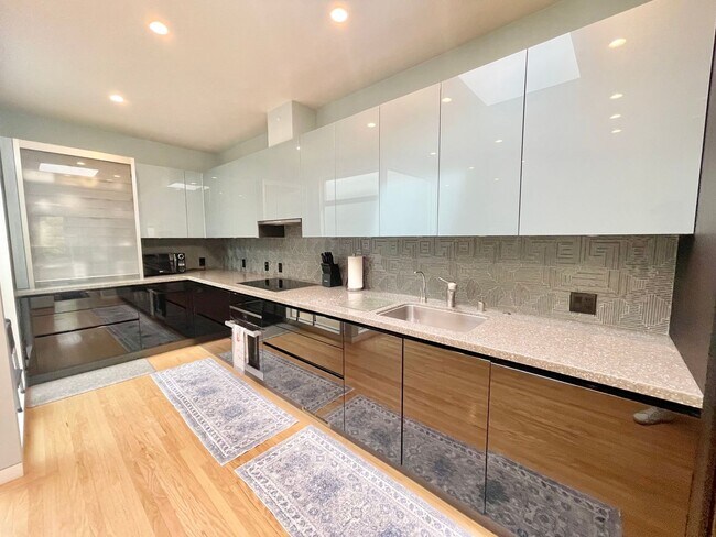 Foto del edificio - 536-538-538 Parker Ave