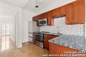 Foto del edificio - 7707 Broadway