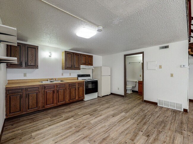 Foto del edificio - 2317/2319 Knapp Street Ames IA 50014