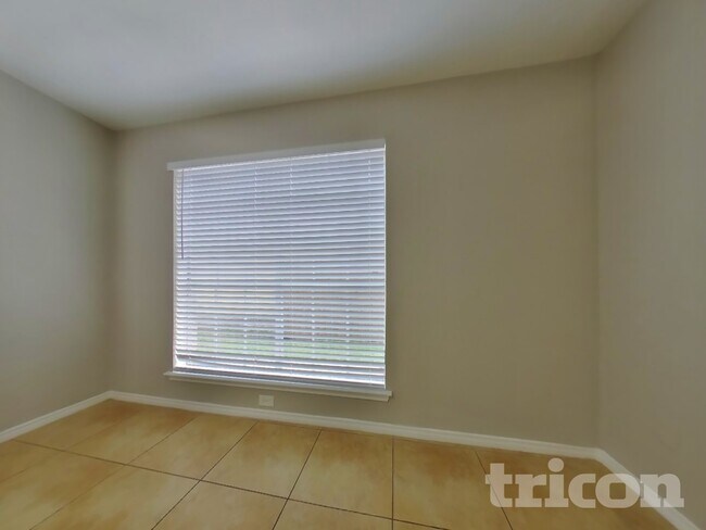 Foto del edificio - 16330 Tiburon Way
