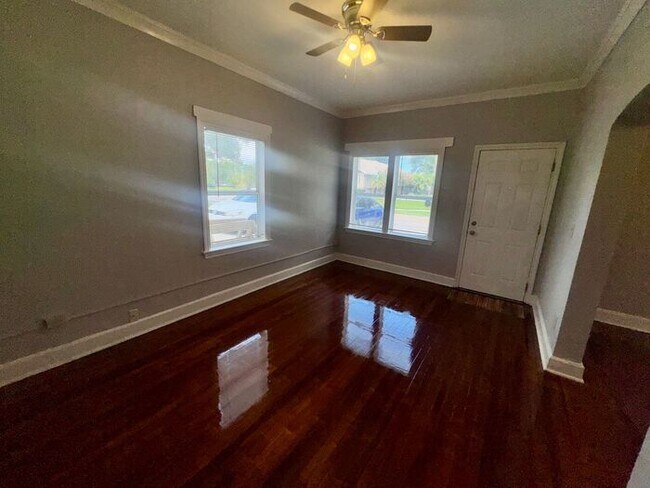 Foto del edificio - 2330 S Ferncreek Ave