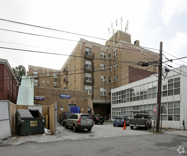 Building Photo - The Greentree Building