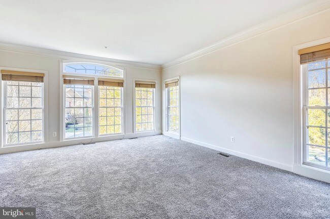 Building Photo - 18621 Hollow Crest Dr