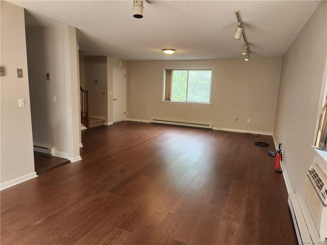 Building Photo - 2 Elmhurst Ave