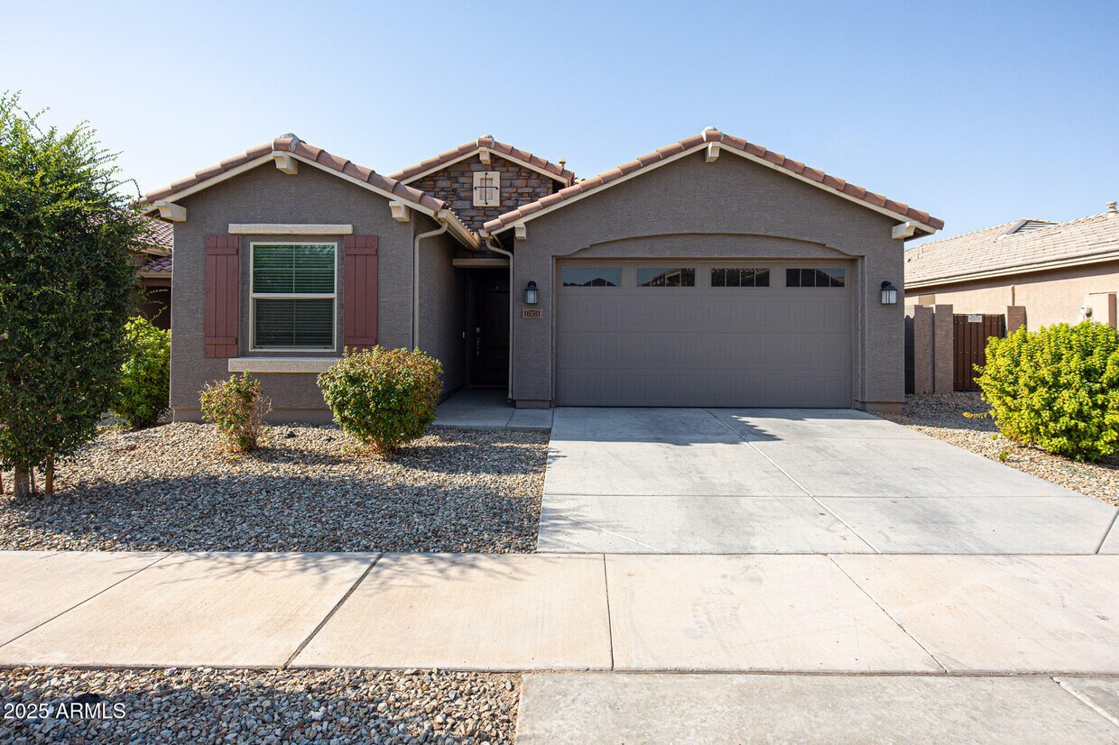 Primary Photo - 16581 W Charlotte Dr
