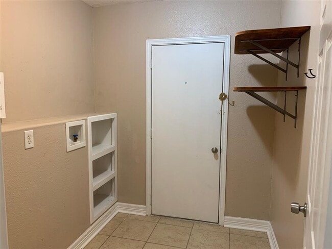 Building Photo - 1810 Ave P 1/2