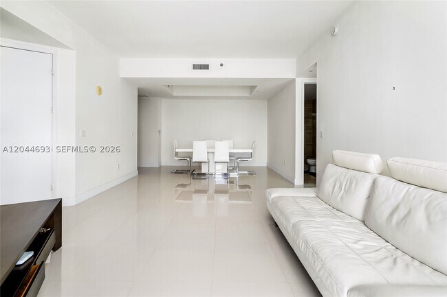 Foto del edificio - 16001 Collins Ave