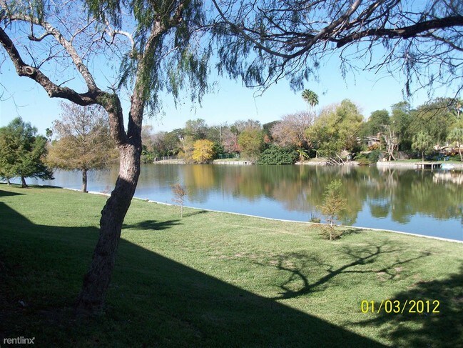 Building Photo - 1405 Boca Chica Blvd