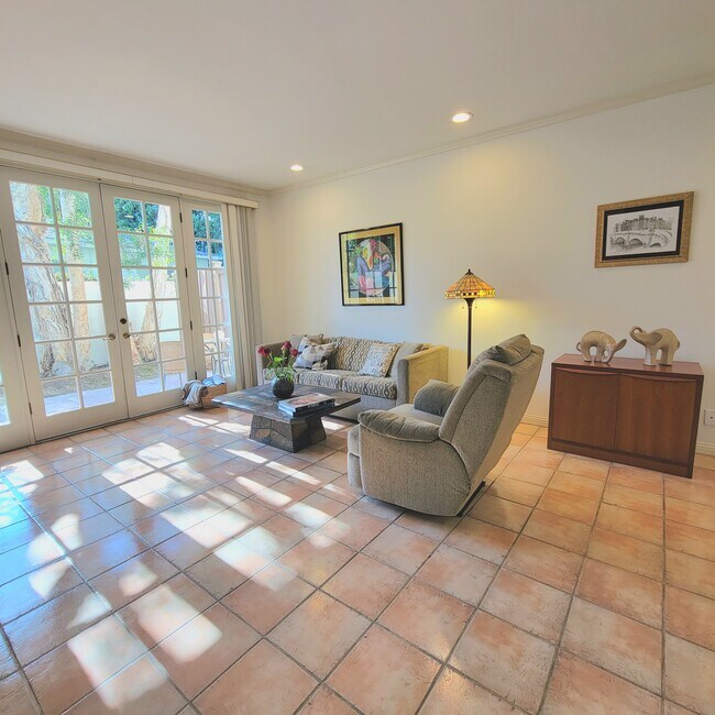 living room a - 1663 Malcolm Ave
