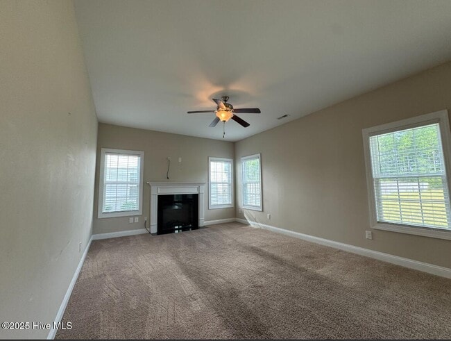 Building Photo - 614 High Tide Dr