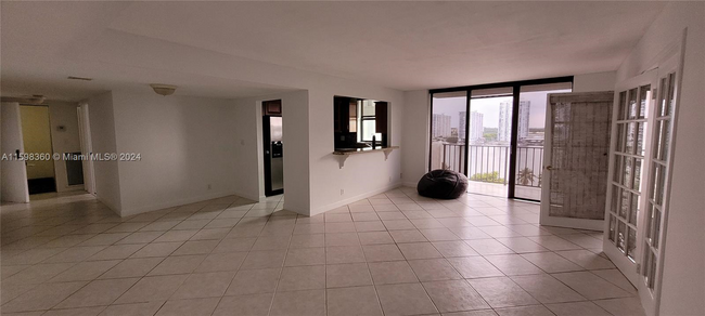 Foto del edificio - 18181 NE 31st Ct