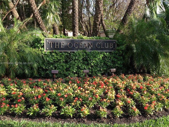 Foto del edificio - 791 Crandon Blvd