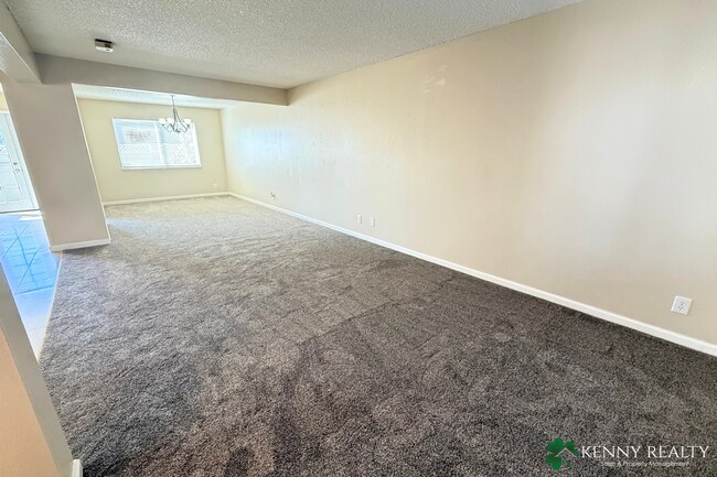 Foto del edificio - Comfortable 4-Bedroom, 2.5-Bath Home with ...