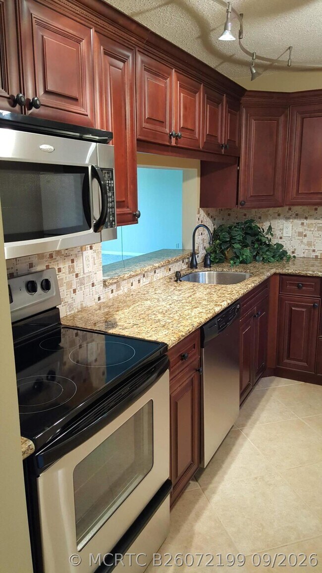 Building Photo - 5130 Las Verdes Cir